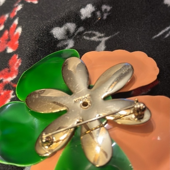 Sarah Coventry brooch. Marked on the back, beautiful, flower. - Picture 2 of 2